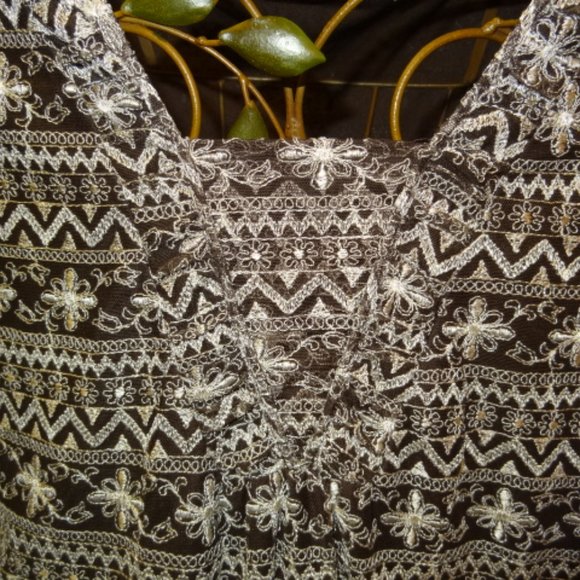 Liz Claiborne Brown & White Embroidered Short Sleeve Tunic, Like New - Picture 2 of 6